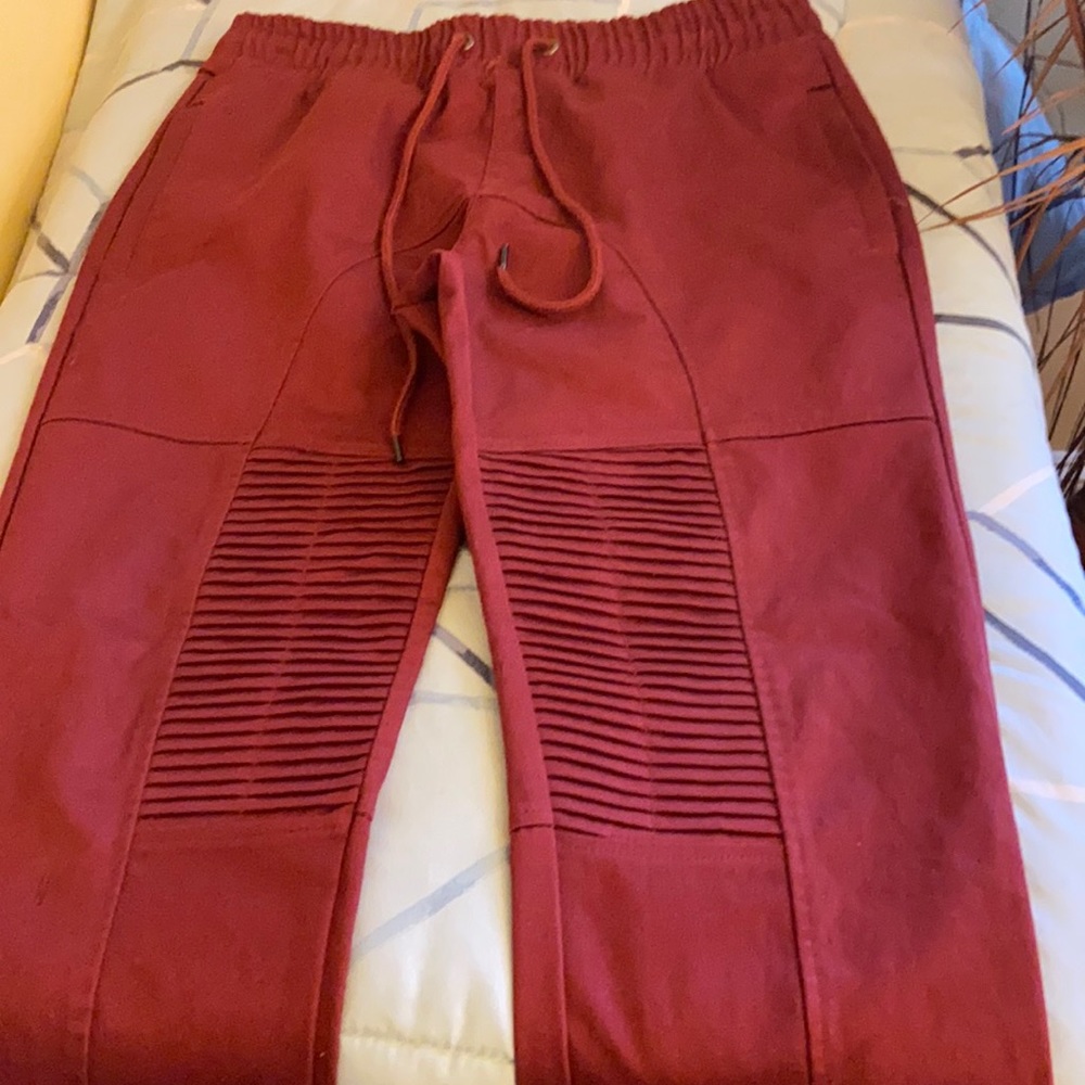 Men’s Retro Distrikt Pants burgundy color